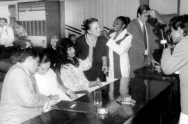 Assembléia Legislativa - Ivone Abrão, Milene Mota, Lucia Teresa, Maria do Rosário e Altair Schons...