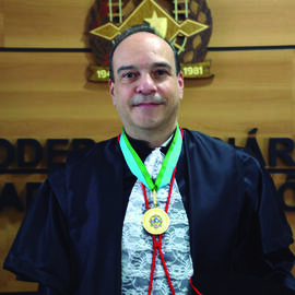 Alvaro Kalix Ferro
